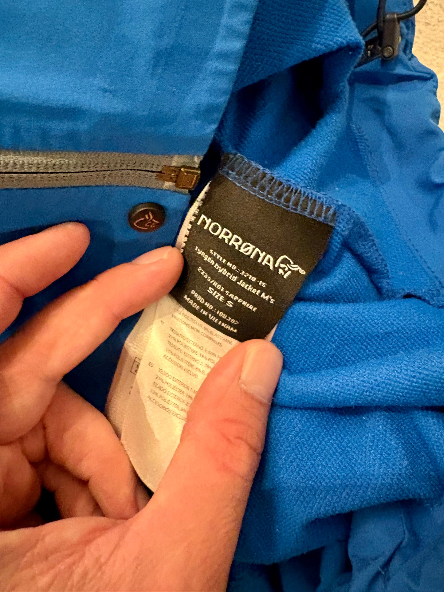 Lyngen Hybrid Jacket (M) - S - Hot Sapphire