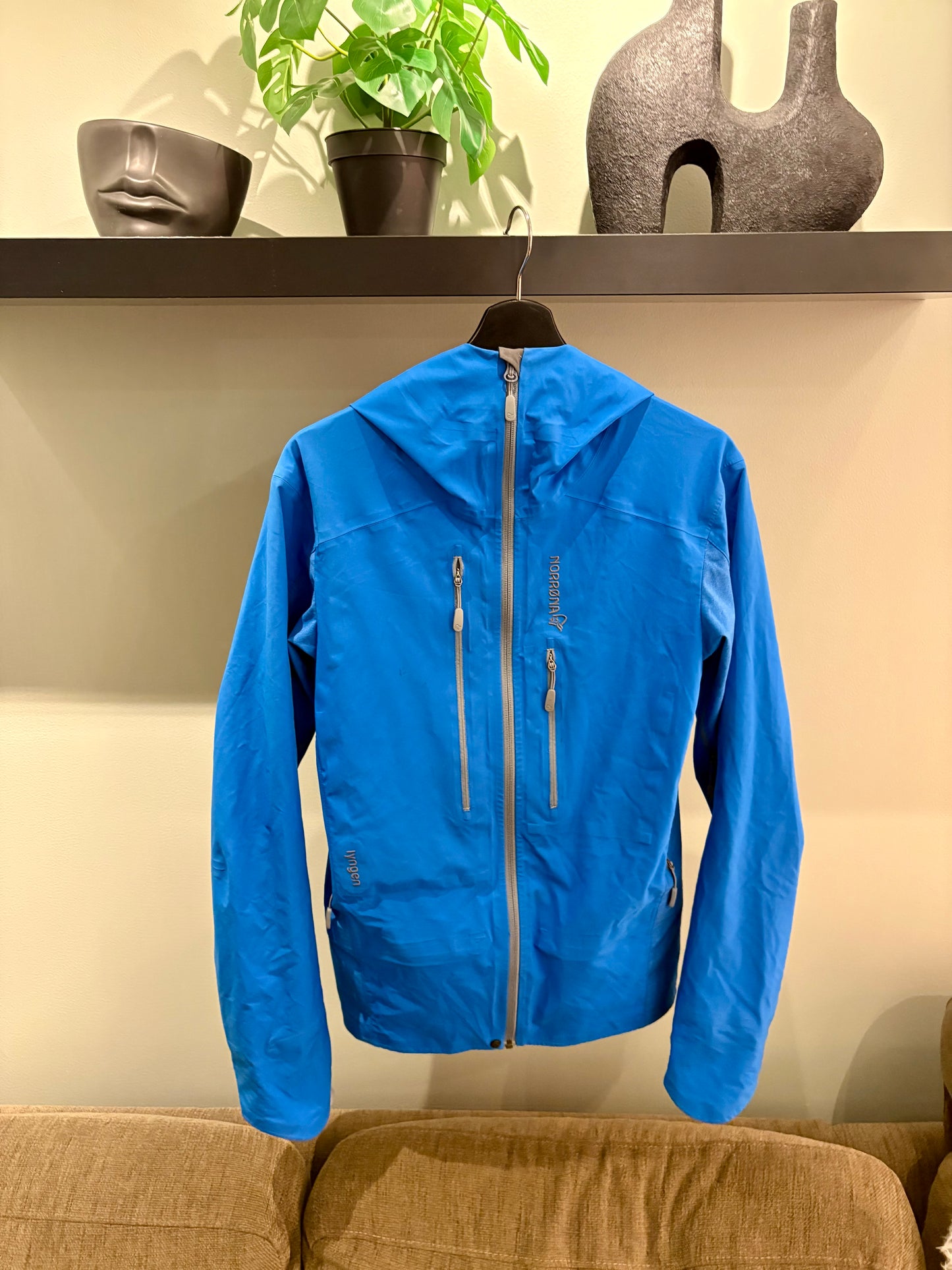 Lyngen Hybrid Jacket (M) - S - Hot Sapphire